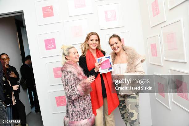 Rachel Lee Hovnanian "The Women's Trilogy Project" Part 2: Happy Hour, Photo d'actualité