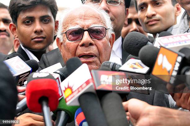 Ram Jethmalani, council for Reliance Natural Resources Ltd., speaks to reporters after a hearing at the Supreme Court in New Delhi, India, on Monday,...