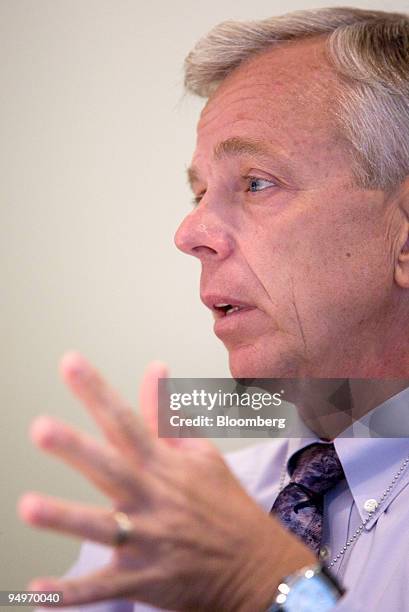 Lowell McAdam, president and chief executive officer of Verizon Wireless, speaks during an editorial board meeting in New York, U.S., on Wednesday,...