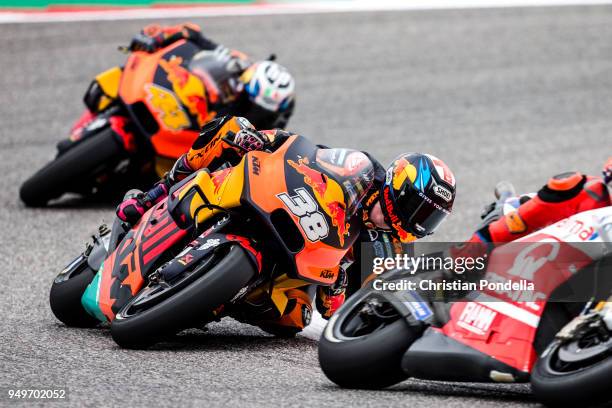 Bradley Smith of Great Britain rounds the bend during the MotoGP Red Bull U.S. Grand Prix of The Americas - Qualifying at Circuit of The Americas on...