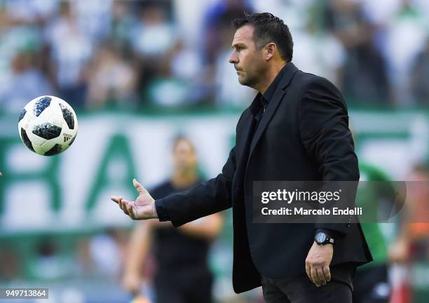 Diego Dabove coach of Godoy Cruz throws the ball during a match between Banfield and Godoy Cruz as part of Argentina Superliga 2017/18 at Florencio...