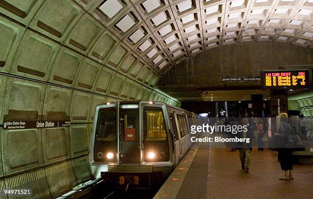 Red Line Metro train car pulls into the Union Station stop in Washington, D.C., U.S., on Monday, Aug. 24, 2009. Washington's Metro, run by the...