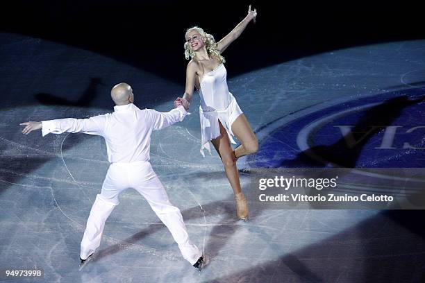 Ekaterina Chesna and Alexander Chesna perform during the Ice Christmas Gala held at Mediolanum Forum on December 20, 2009 in Milan, Italy.