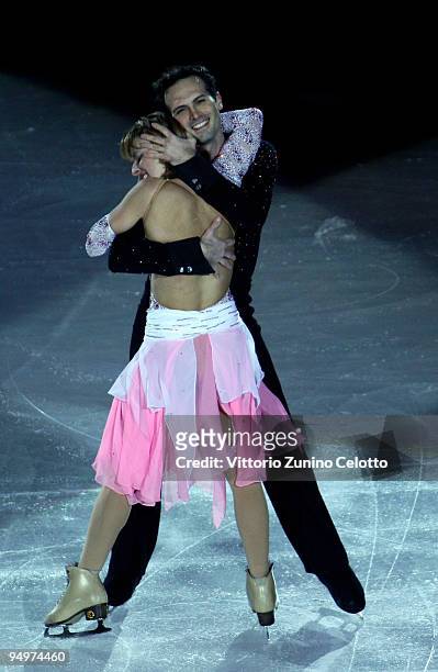 Barbara Fusar Poli and Maurizio Bargaglio perform during the Ice Christmas Gala held at Mediolanum Forum on December 20, 2009 in Milan, Italy.