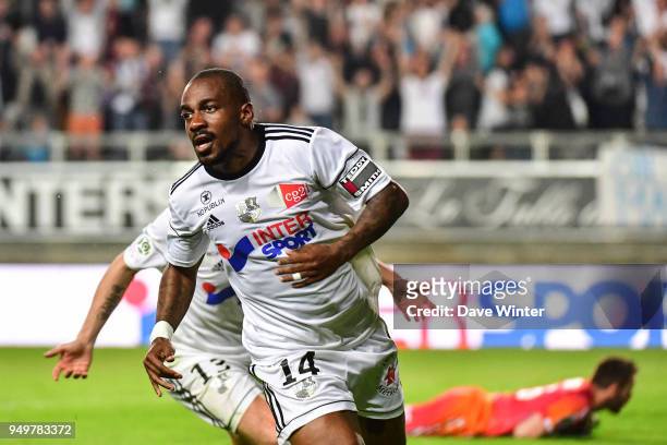 Gael Kakuta of Amiens celebrates after putting his side 3-0 ahead during the Ligue 1 match between Amiens SC and Strasbourg at Stade de la Licorne on...