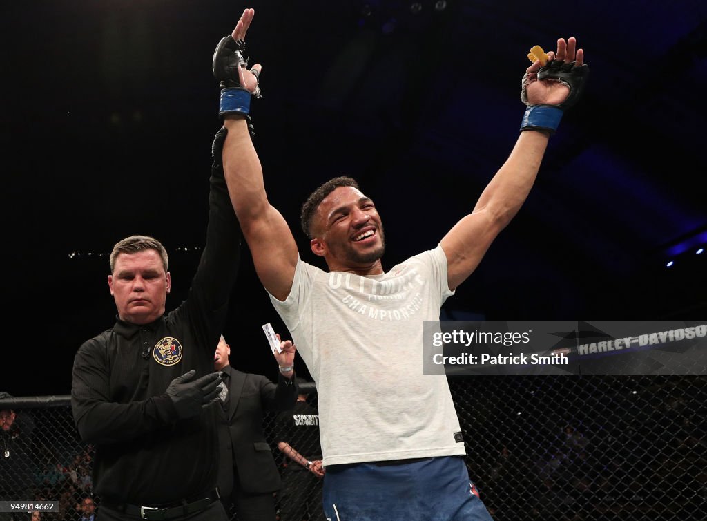 UFC Fight Night: Barboza v Lee