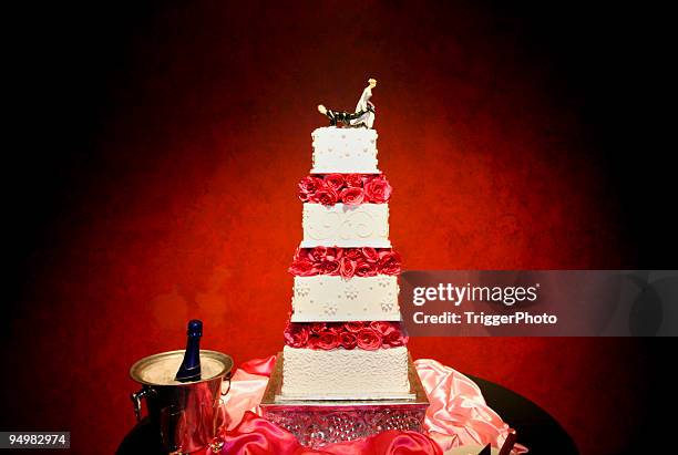 wedding cake - big wedding reception stock pictures, royalty-free photos & images