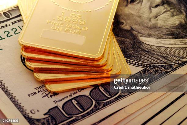 gold ingot - gold bullion stockfoto's en -beelden