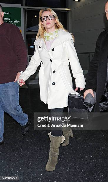 Britney Spears arrives at JFK airport on December 21, 2009 in the Queens borough of New York City.