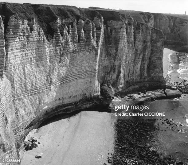 Falaise d'Etretat, circa 1960 a Etretat, France.