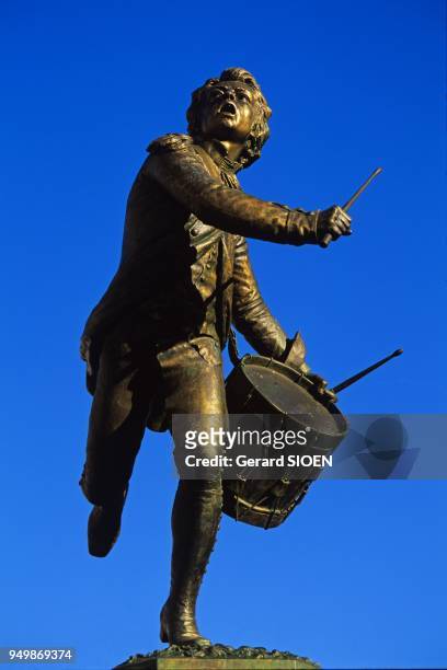 Cadenet village in the south of the regional natural park of Luberon, the Drummer Arcola, Andr?? Estienne statue in bronze, sculpture by Jean...