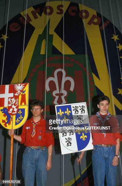 Cérémonie de clôture 'Euroscopie 89' du Congrès national des Scouts, le 5 avril 1989, France.