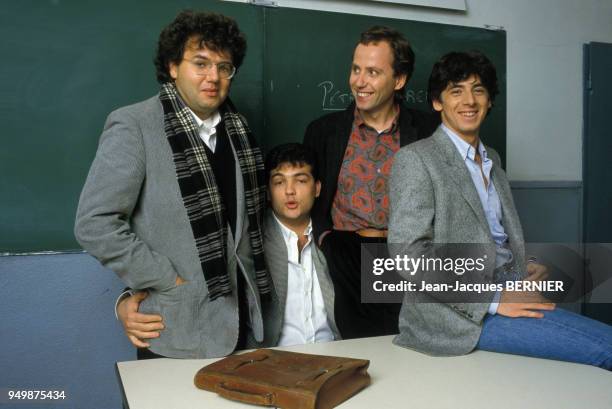 Patrick Bruel, Fabrice Luchini, Christophe Bourseiller et Laurent Gamelon lors du tournage du film 'PROFS' de Patrick Schulmann le 11 mars 1985 en...