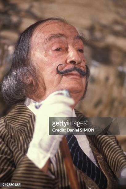 Portrait de Salvador Dali en décembre 1979 à Paris, France.
