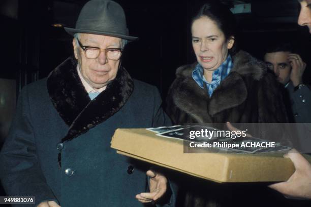 Charlie Chaplin et sa femme Oona à Paris en 1973, France.