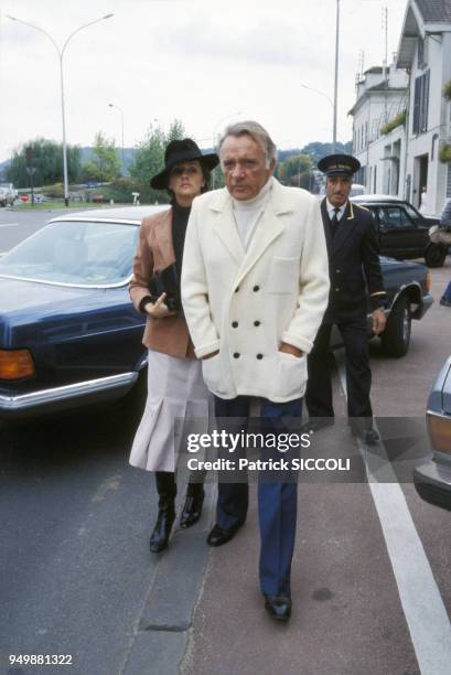 Richard Burton avec sa femme Sally Haye à paris le 10 octobre 1982, France.