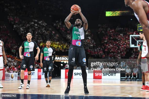 Giovan Oniangue of Boulazac during the French Final Cup match between Strasbourg and Boulazac at AccorHotels Arena on April 21, 2018 in Paris, France.