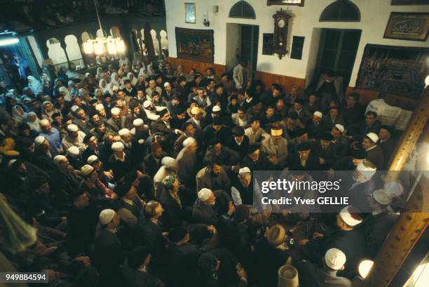 Membres de la communauté musulmane en novembre 1982, Yougoslavie.