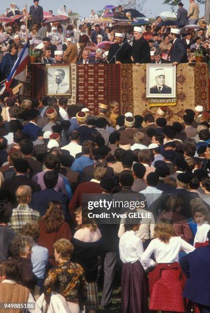 Membres de la communauté musulmane en novembre 1982, Yougoslavie.