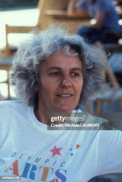 Ariane Mnouchkine, directrice et metteur en scène de la troupe du Théâtre du Soleil à la Cartoucherie de Vincennes, en octobre 1985, France.