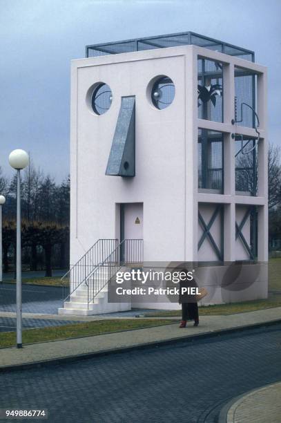 Une maison à visage humain à Bonn en mars 1986, Allemagne.