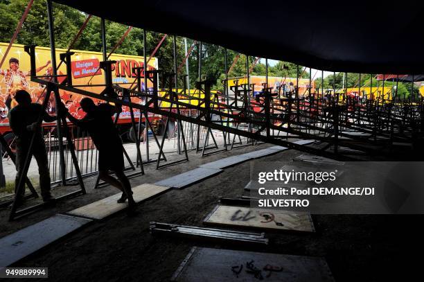 The Pinder Circus was created over 150 years ago. Each year it stops off at around 130 towns. Its big top seats 2500 people and is put up or down 260...