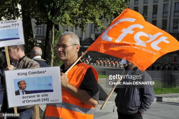 Manifestation des salaries francais de l'entreprise franco-americaine Alcatel-Lucent du site de Orvault contre le plan Shift de suppressions...