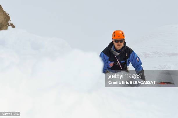 Exercice de secours en montagne par les CRS du Centre National d?entraînement à l?Alpinisme et au Ski .aiguille du midi;massif du Mont-Blanc...