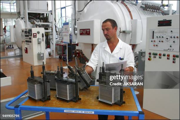 In Toulouse, Liebherr-Aerospace is in charge of A380's air control systems . Equipments are tested in flight conditions thanks to "high-altitude"...