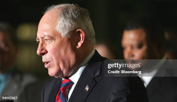 Pat Quinn, governor of Illinois, speaks at a United Parcel Service sorting facility in Hodgkins, Illinois, U.S., on Monday, Dec. 21, 2009. UPS...