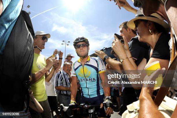 Rando Rider Rando Armstrong 96 Kazakhstan Bus Stock Photos, High-Res Pictures, and Images - Getty ...