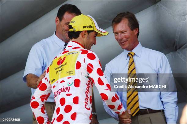 David De La Fuente maillot a Pois, Bernard Hinault et Son Altesse Royale le Grand-Duc Henri. David De La Fuente maillot a Pois, Bernard Hinault et...