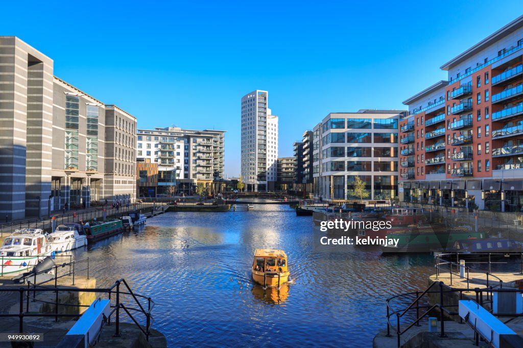 Wassertaxi in Leeds Dock