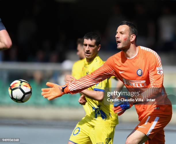 Samir Handanovic of FC Internazionale in action during the serie A match between AC Chievo Verona and FC Internazionale at Stadio Marc'Antonio...