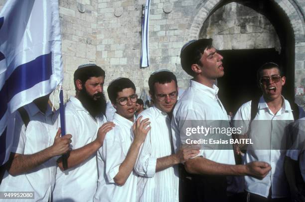 Célébrations de la Journée de Jérusalem à la porte de Damas dans la vieille ville en juin 1997, Israël.