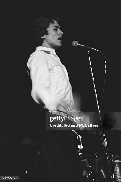 Robert Palmer performs live at The Savoy Club in 1980 in San Francisco, California.