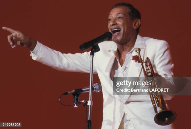 Henri Salvador en concert à Paris en mars 1982, france.