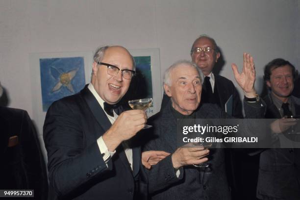 Le violoncelliste Mstislav Rostropovitch et le peintre Marc Chagall lors d'un concert du musicien au Musée Chagall en octobre 1974 à Nice, France.