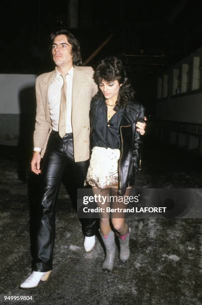 Les enfants d'Elizabeth Taylor Michael Wilding Jr avec sa demi-soeur Liza Todd en 1979 à Gstaad, Suisse.