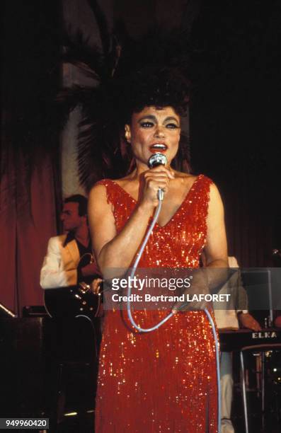 Eartha Kitt chante à Deauville le 4 septembre 1982, France.