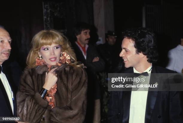 Amanda Lear et Alain-Philippe Malagnac lors d'une soirée, circa 1970, en France.