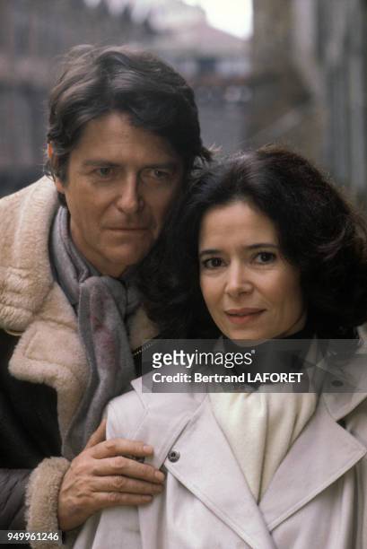 Jean-Pierre Mocky et l'actrice Marie-José Nat lors du tournage du film 'Litan' en 1981 en France.