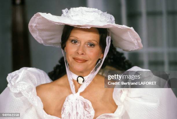 Portrait de l'actrice Christiane Minazzoli dans la pièce 'Le Don Juan de la Creuse' le 12 septembre 1983 à Paris, France.