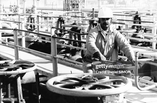 Rafinerie de pétrole à Abadan, en Iran, en décembre 1976.