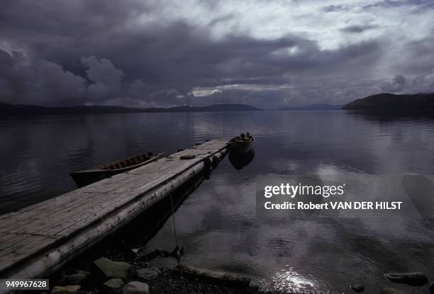 Lac en Colombie-Britannique en septembre 1973, Canada.