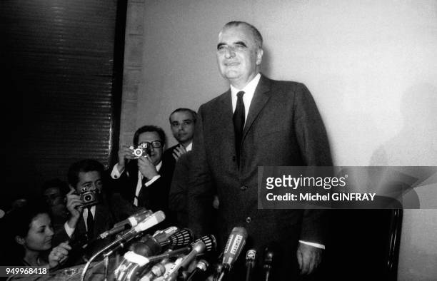 Conférence de presse de Georges Pompidou pour les élections présidentielles, circa 1960, France.