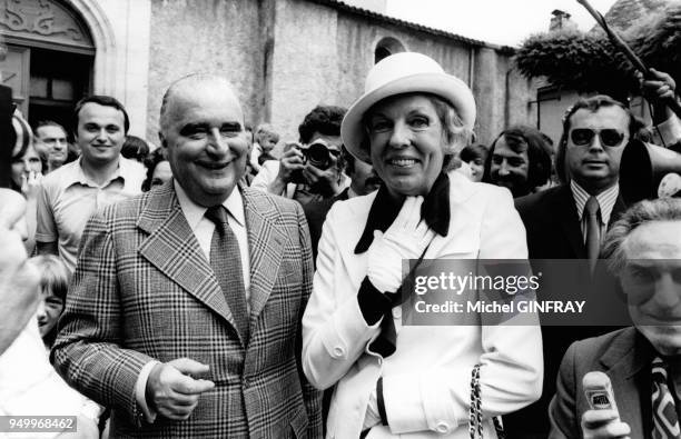 Georges Pompidou et son épouse Claude à l'église de Cajarc le 10 juin 1973, France.