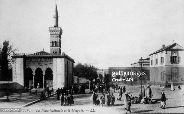 La Place Nationale et la Mosquée.