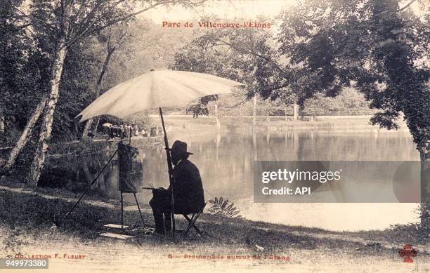 Promenade autour de l'étang dans le parc de Villeneuve-l'Etang en France.