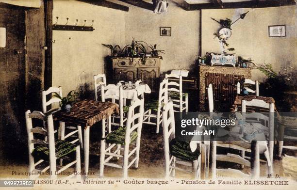 Intérieur du "Goûter basque" dans la pension de famille Elissetche, à Itxassou, France.